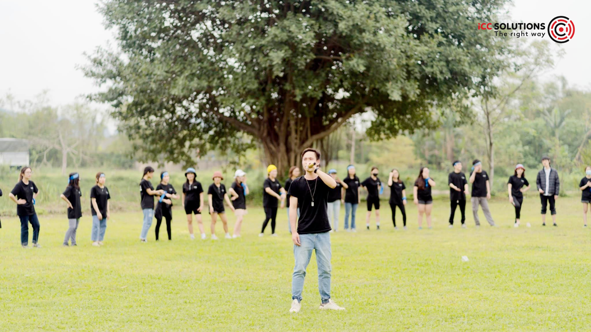 Hướng dẫn chi tiết về cách tổ chức một buổi sinh nhật công ty đặc biệt.